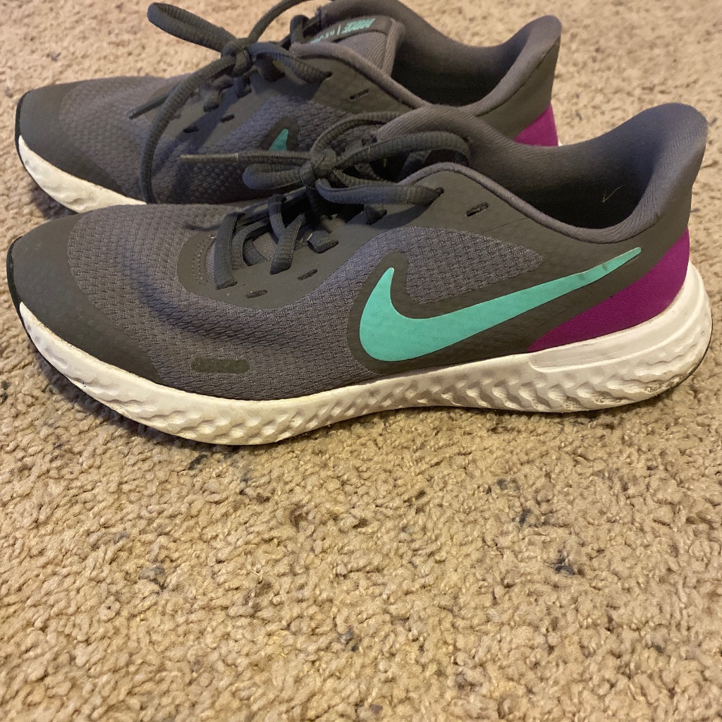 Nike Revolution